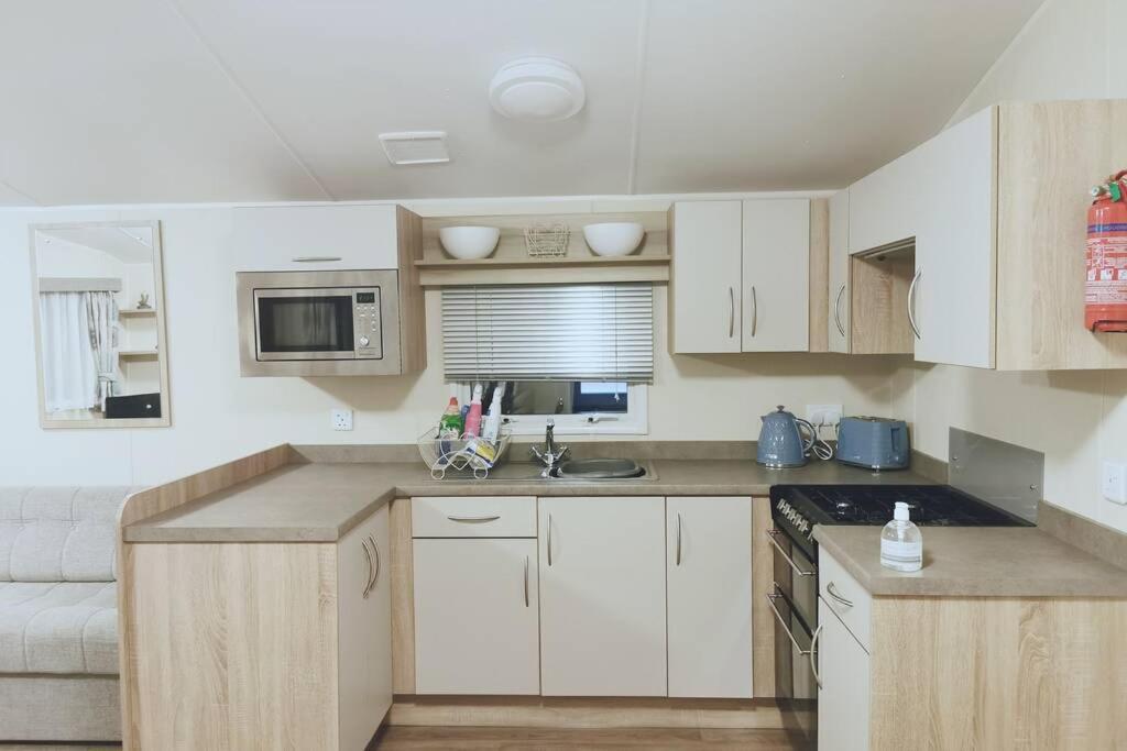 Apartment 8 Sleep Chalet At Newquay Away Nb168