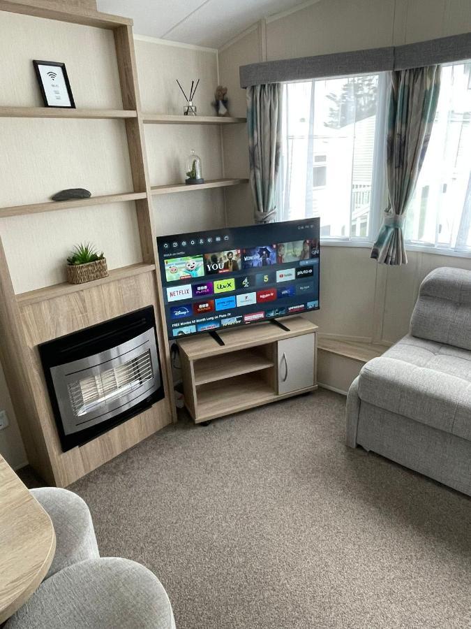 8 Sleep Chalet At Newquay Away Nb168 Apartment